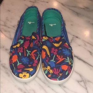 Sanuk sneakers